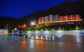 The Apple Palace  3*